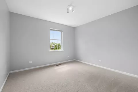 Bedroom - 97 Cammeron Ct, Aurora, IL 60504 photo 5 of 5