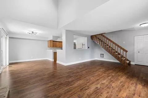 Living - 97 Cammeron Ct, Aurora, IL 60504 photo 4 of 4