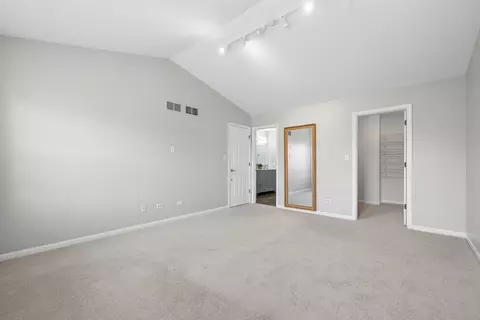 Bedroom - 97 Cammeron Ct, Aurora, IL 60504 photo 3 of 5