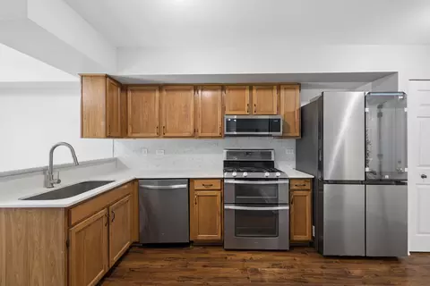 Kitchen - 97 Cammeron Ct, Aurora, IL 60504 photo 1 of 2