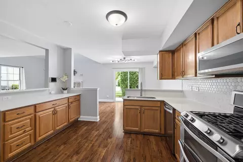 Kitchen - 97 Cammeron Ct, Aurora, IL 60504 photo 2 of 2