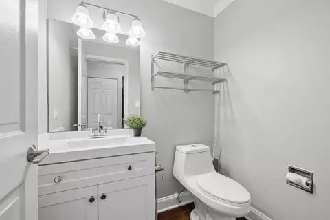 Bath - 97 Cammeron Ct, Aurora, IL 60504 photo 1 of 3
