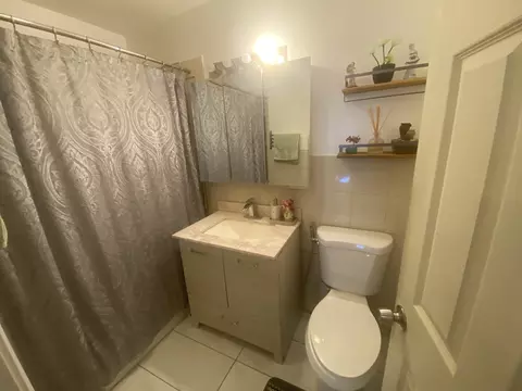 Bath - 9581 Dee Rd #2L, Des Plaines, IL 60016 photo 2 of 2