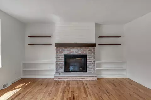Living - 3230 40th St, Moline, IL 61265 photo 5 of 7