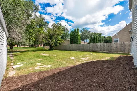Exterior - 3230 40th St, Moline, IL 61265 photo 8 of 11