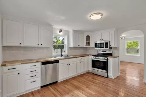 Kitchen - 3230 40th St, Moline, IL 61265 photo 1 of 2