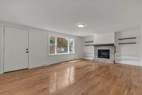 Living - 3230 40th St, Moline, IL 61265 photo 1 of 7