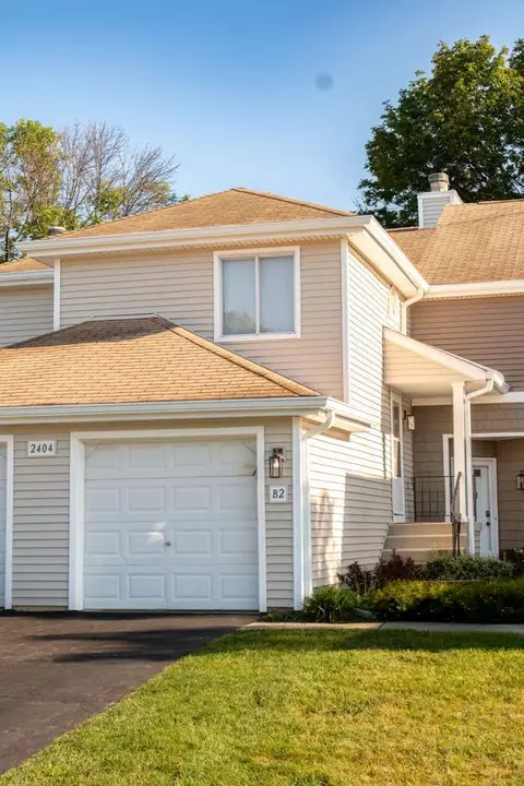 2404 Danbury Dr #B2, Woodridge, IL 60517