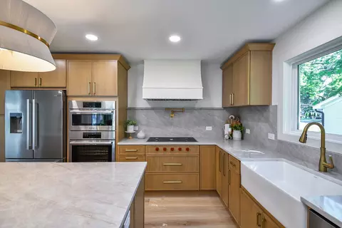 Kitchen - 1106 N Path Dr, Wheaton, IL 60187 photo 3 of 9