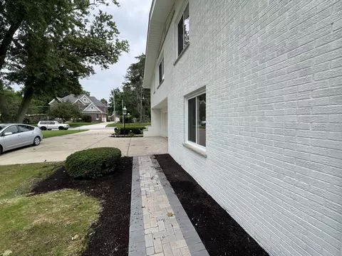 Exterior - 1106 N Path Dr, Wheaton, IL 60187 photo 7 of 8