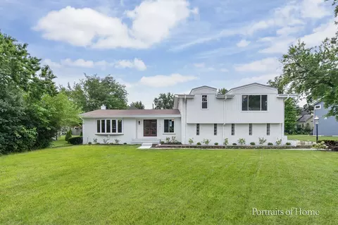 Exterior - 1106 N Path Dr, Wheaton, IL 60187 photo 3 of 8