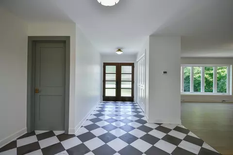 Entry Way - 1106 N Path Dr, Wheaton, IL 60187 photo 1 of 4