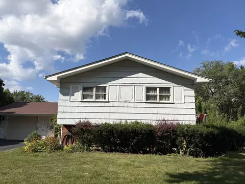570 Jamison Ln, Hoffman Estates, IL 60169 photo 2