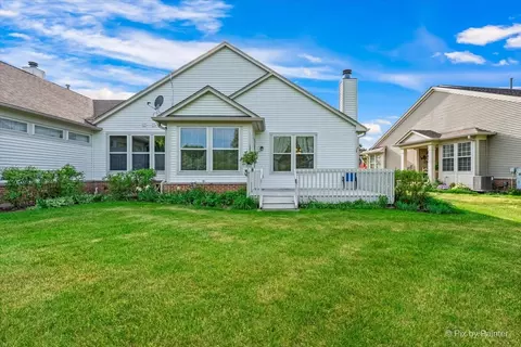 Exterior - 4041 Whitehall Ln, Algonquin, IL 60102 photo 4 of 5