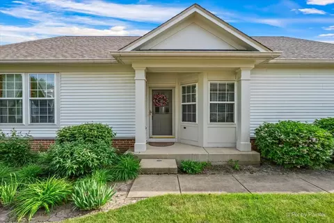 Exterior - 4041 Whitehall Ln, Algonquin, IL 60102 photo 2 of 5