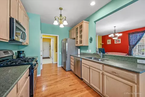 Kitchen - 4041 Whitehall Ln, Algonquin, IL 60102 photo 2 of 2