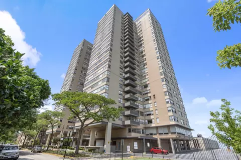 6301 N Sheridan Rd #19N, Chicago, IL 60660