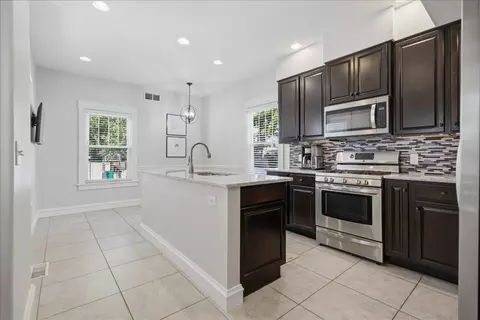 Kitchen - 1514 E Grove St, Bloomington, IL 61701 photo 1 of 7