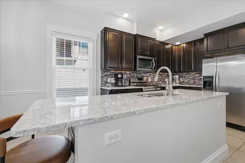 Kitchen - 1514 E Grove St, Bloomington, IL 61701 photo 2 of 7