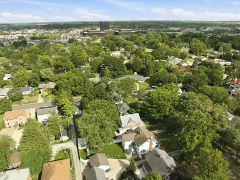 View/Area - 1514 E Grove St, Bloomington, IL 61701 photo 3 of 4