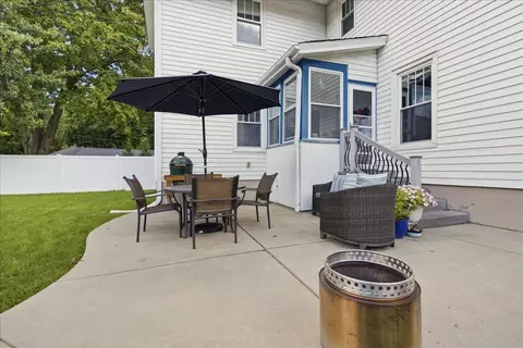 Exterior - 1514 E Grove St, Bloomington, IL 61701 photo 5 of 11