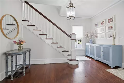 Entry Way - 1514 E Grove St, Bloomington, IL 61701 photo 2 of 12