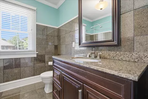 Bath - 1514 E Grove St, Bloomington, IL 61701 photo 4 of 5