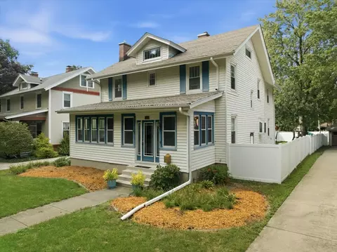 Exterior - 1514 E Grove St, Bloomington, IL 61701 photo 11 of 11