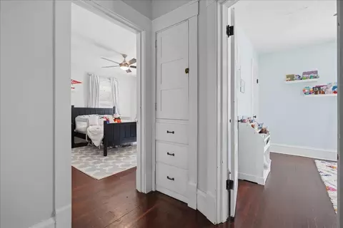 Entry Way - 1514 E Grove St, Bloomington, IL 61701 photo 10 of 12