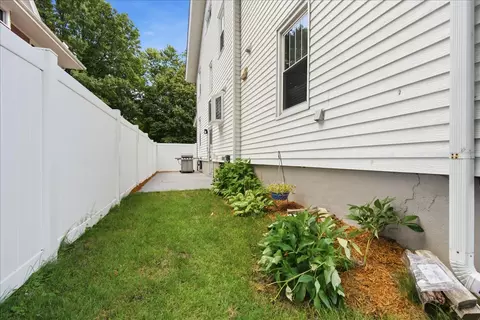 Exterior - 1514 E Grove St, Bloomington, IL 61701 photo 10 of 11