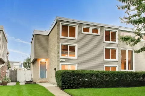 2117 E Gregory St, Arlington Heights, IL 60004