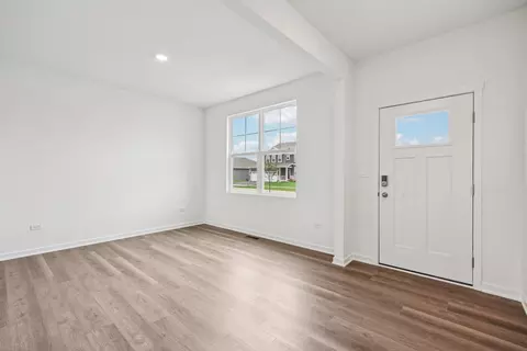 Living - 1874 Keating Dr, Aurora, IL 60503 photo 1 of 8