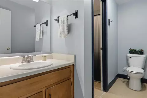 Bath - 1920 Tracy Dr #9, Bloomington, IL 61704 photo 1 of 2