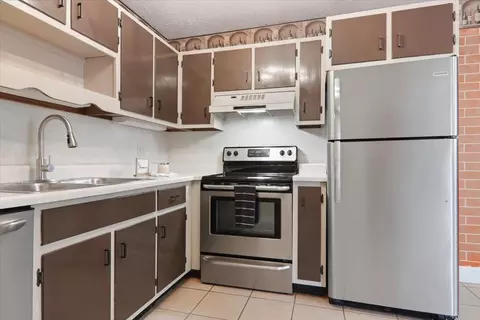 Kitchen - 1920 Tracy Dr #9, Bloomington, IL 61704 photo 2 of 2