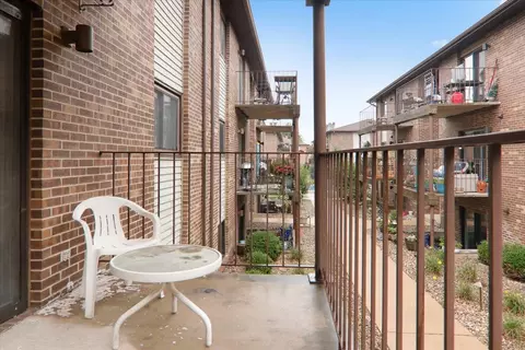 Exterior - 1920 Tracy Dr #9, Bloomington, IL 61704 photo 2 of 3
