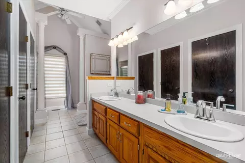 Bath - 6475 Junebug Ln, Morris, IL 60450 photo 2 of 6