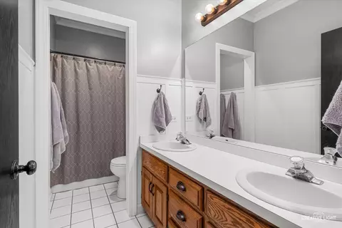 Bath - 6475 Junebug Ln, Morris, IL 60450 photo 4 of 6