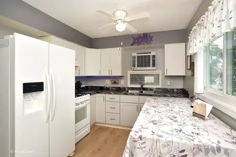 Kitchen - 702 Bourn St, Harvard, IL 60033 photo 1 of 1