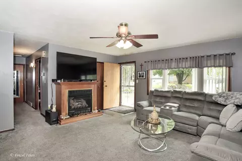 Living - 702 Bourn St, Harvard, IL 60033 photo 2 of 2
