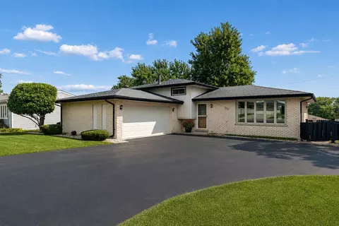 9801 S 88th Ave, Palos Hills, IL 60465