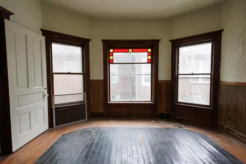 Living - 643 S Myrtle Ave, Kankakee, IL 60901 photo 6 of 7