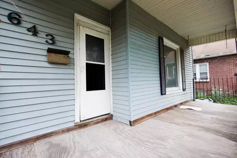 Exterior - 643 S Myrtle Ave, Kankakee, IL 60901 photo 4 of 9