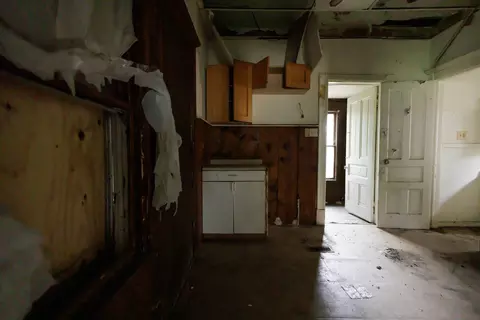 Entry Way - 643 S Myrtle Ave, Kankakee, IL 60901 photo 2 of 3
