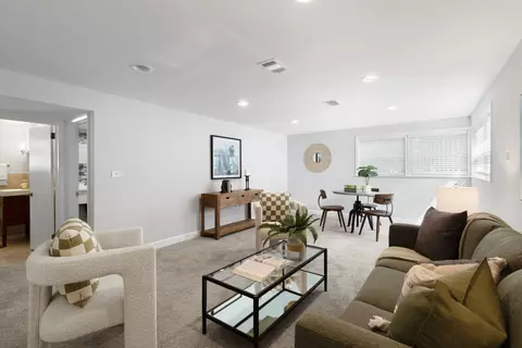 Living - 851 Long Rd, Glenview, IL 60025 photo 3 of 5
