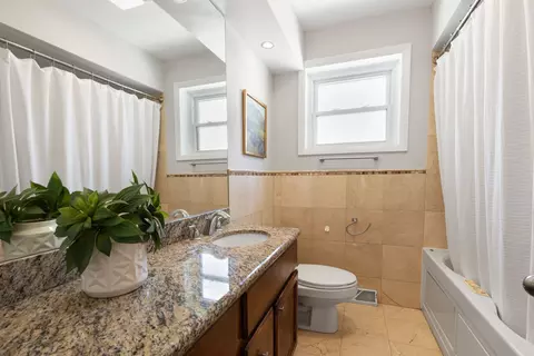 Bath - 851 Long Rd, Glenview, IL 60025 photo 2 of 2