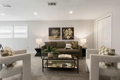 Living - 851 Long Rd, Glenview, IL 60025 photo 1 of 5