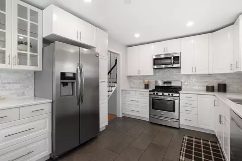 Kitchen - 851 Long Rd, Glenview, IL 60025 photo 3 of 3
