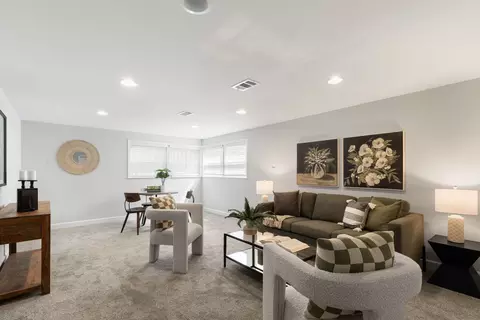 Living - 851 Long Rd, Glenview, IL 60025 photo 2 of 5