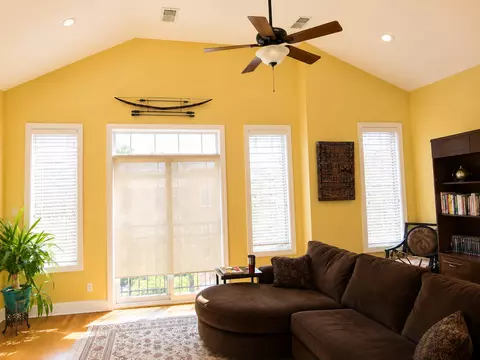 Living - 4838 S St Lawrence Ave #3, Chicago, IL 60615 photo 2 of 3