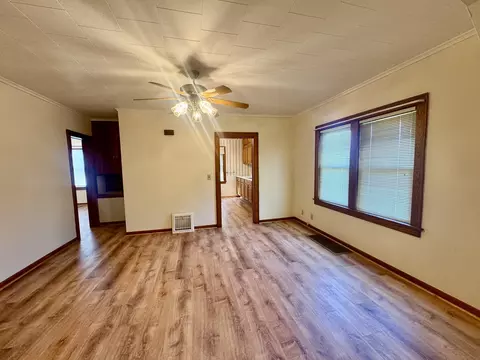 Living - 2531 115th Ave, Viola, IL 61486 photo 4 of 4